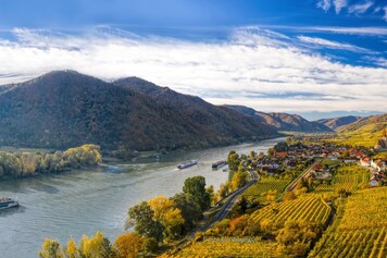 Wachau. Krems. Kremstal. Acitivities around Hotel Nigl. Wachau. Krems. Kremstal. Acitivities around Hotel Nigl.